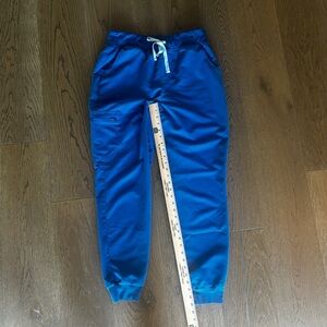 Figs, women’s jogger scrub pants with drawstring